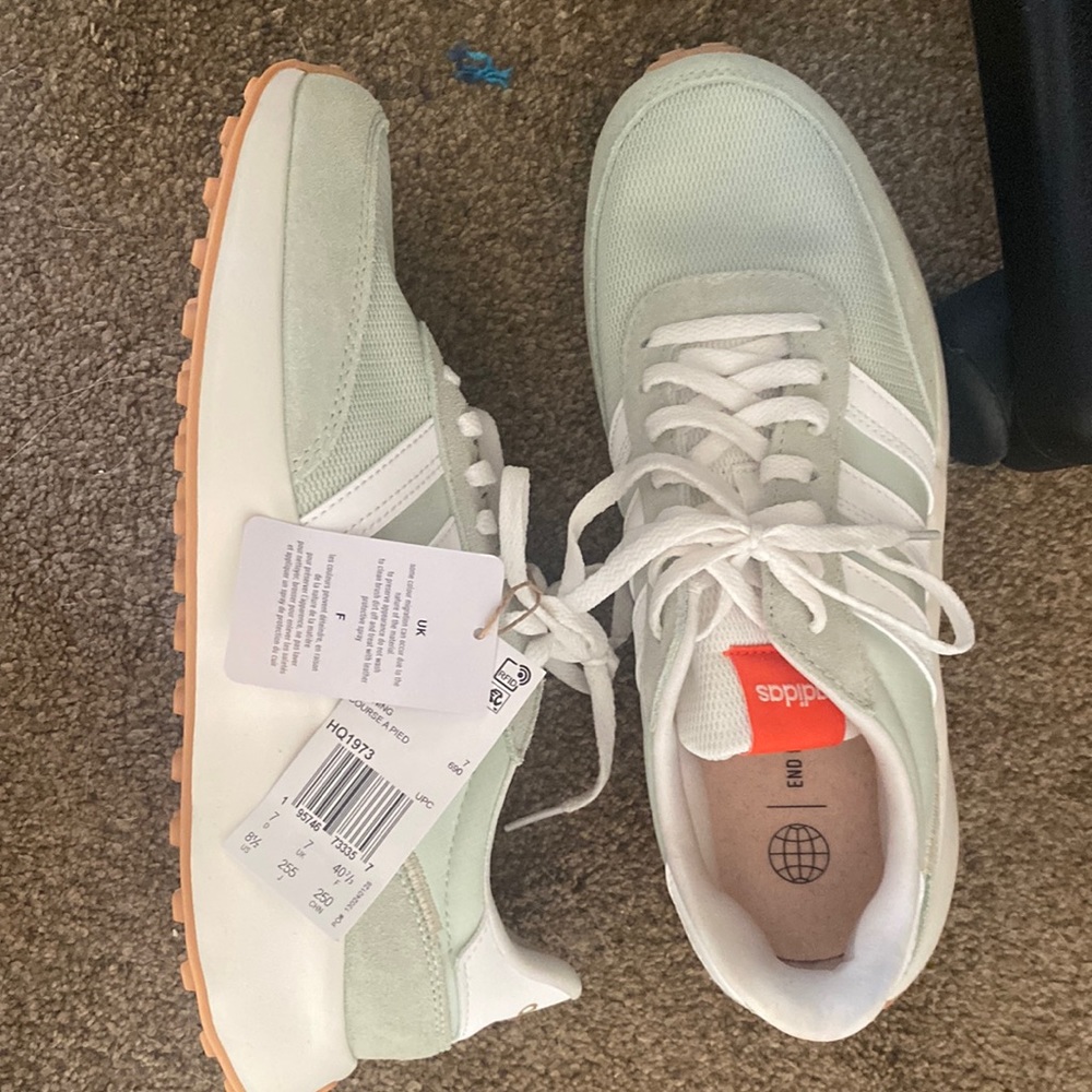 Womens adidas run 70s